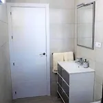 A Beautiful 2 Bedrooms Апартаменты *